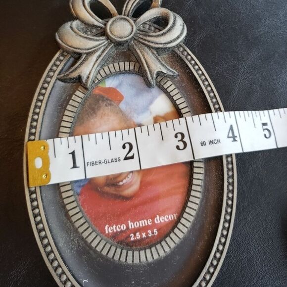 Fetco Pewter Bow Oval Picture Frame 2.5 x 3.5 - Picture 6 of 6